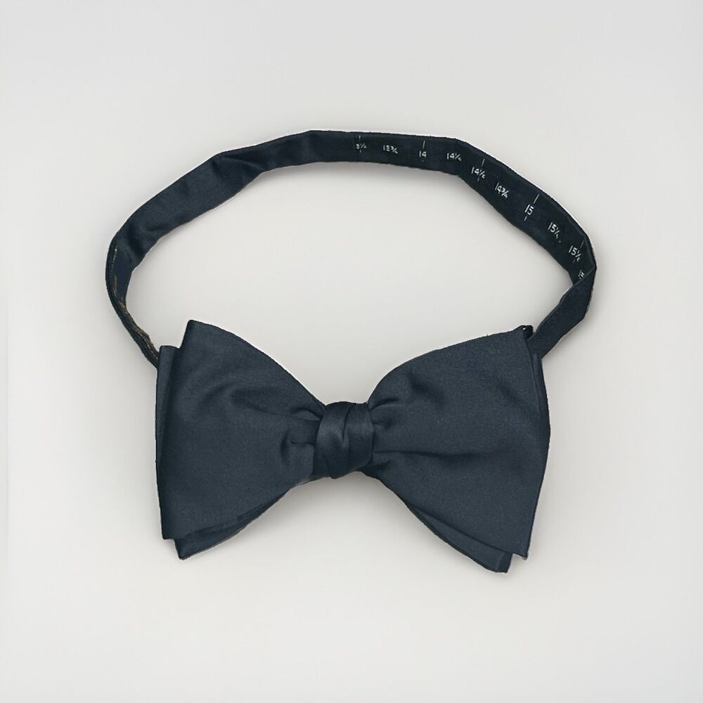 Brooks Brothers Makers Merchants Bow Tie Black Silk Pre-Tied Adjustable Formal